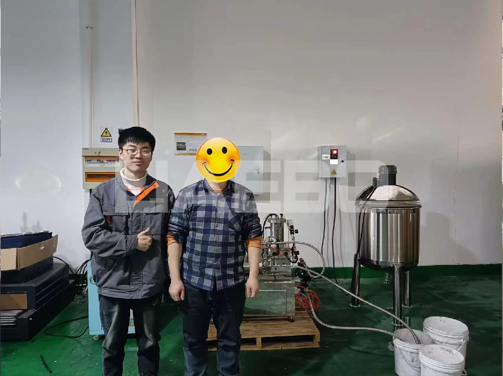 常州某科技科技公司 1升砂磨機(jī)調(diào)試成功