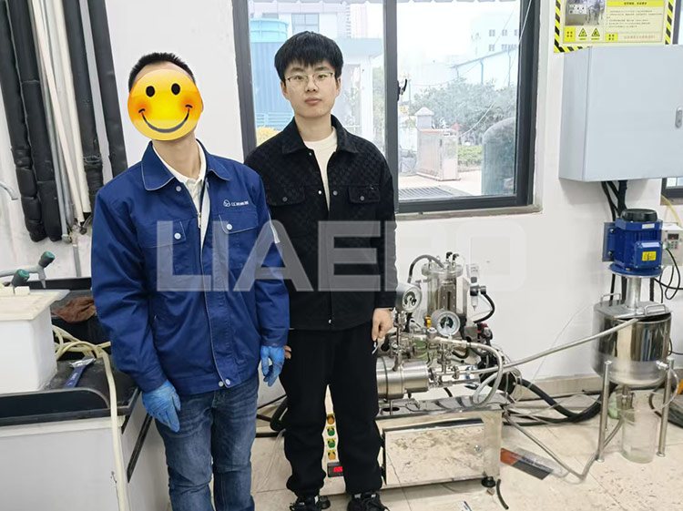 江西某技術(shù)研究院有限公司，1L實驗室砂磨機(jī)調(diào)試成功